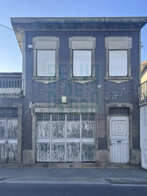 Loja para Venda em Milheiros