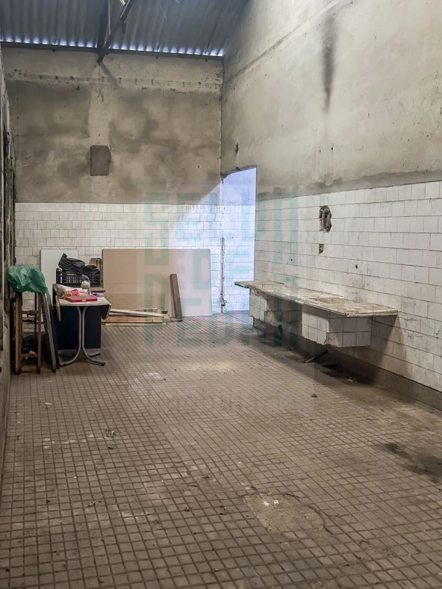 Loja para Venda em Milheiros Foto 7