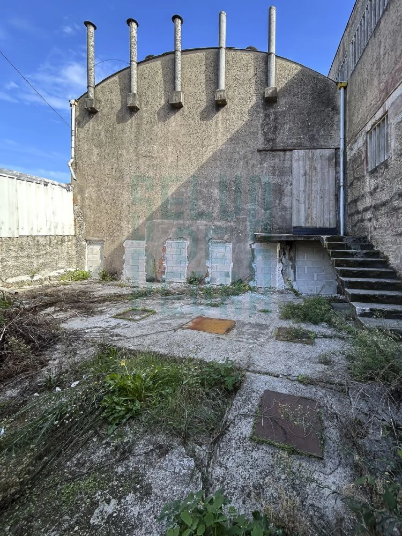 Loja para Venda em Milheiros Foto 3