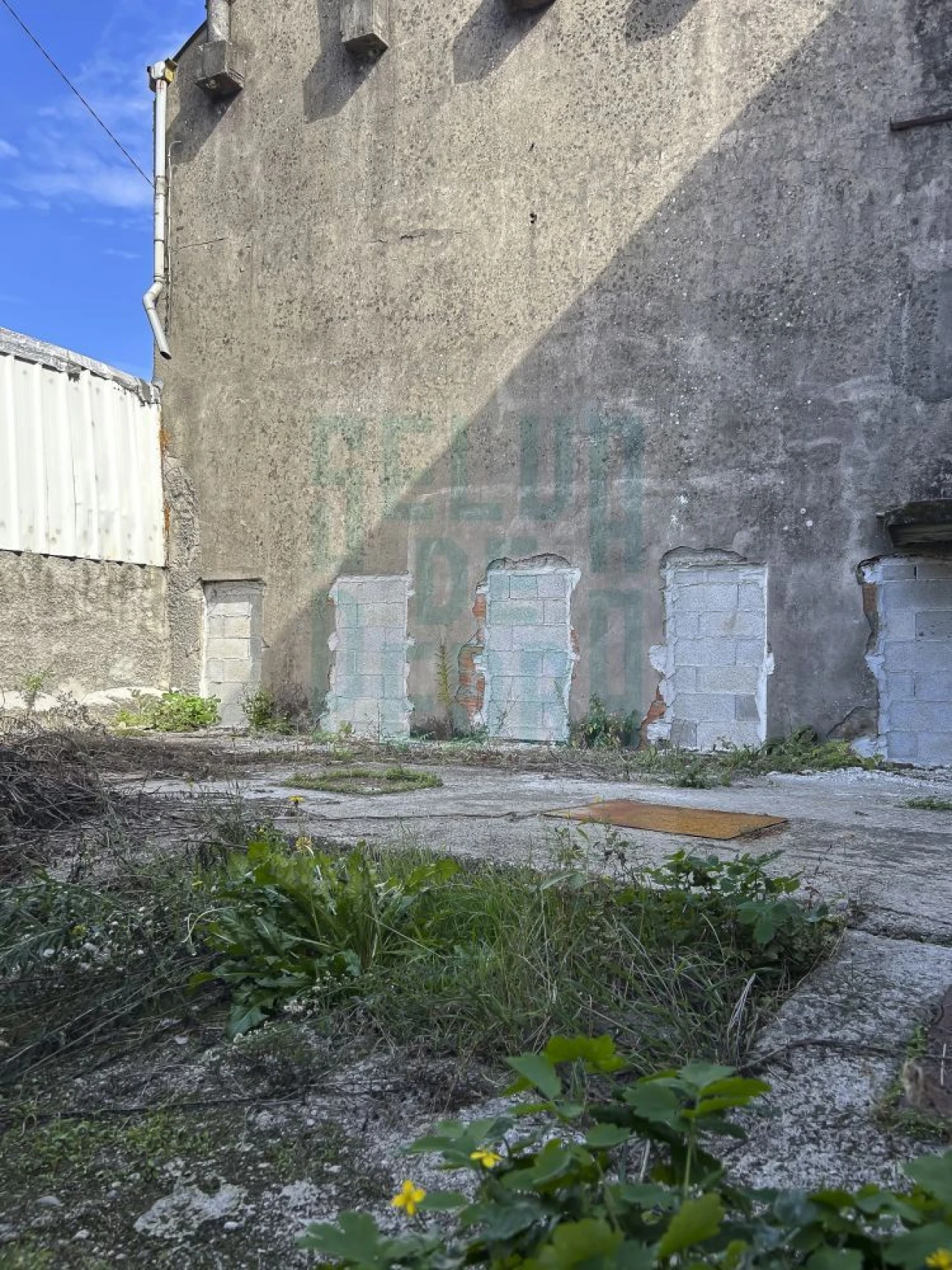 Loja para Venda em Milheiros Foto 4