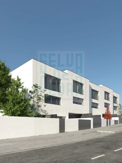 Moradia T4 para Venda em Ribeirão