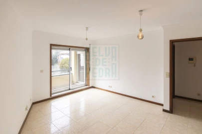 Apartamento T1 para Arrendamento em Paranhos