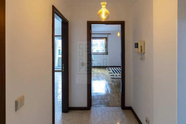 Apartamento T1 para Arrendamento em Paranhos Foto 8