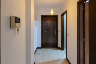 Apartamento T1 para Arrendamento em Paranhos