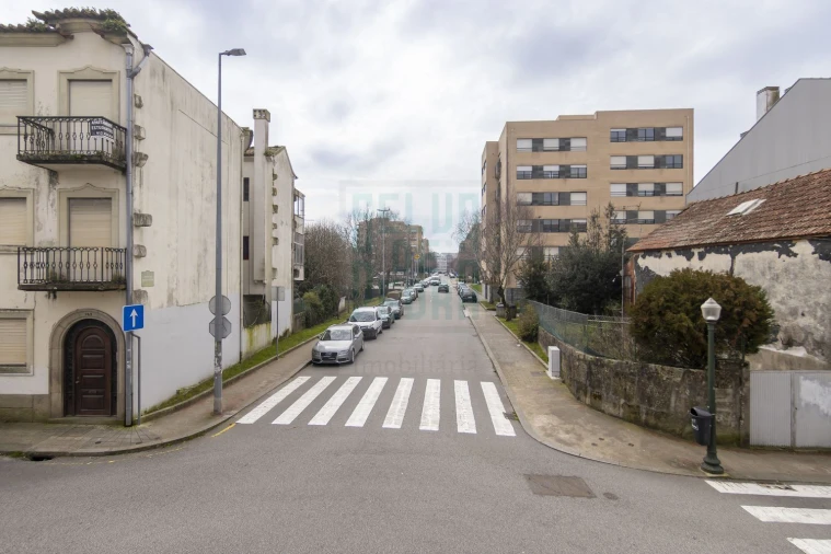 Apartamento T1 para Arrendamento em Paranhos Foto 17