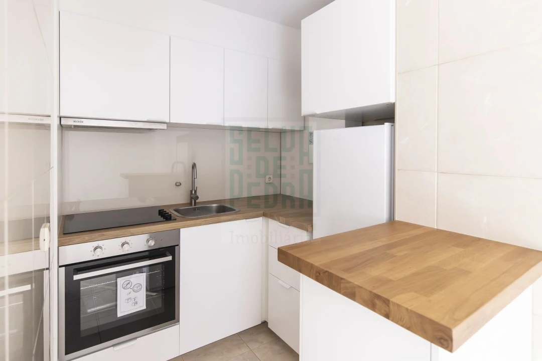 Apartamento T1 para Arrendamento em Paranhos Foto 6