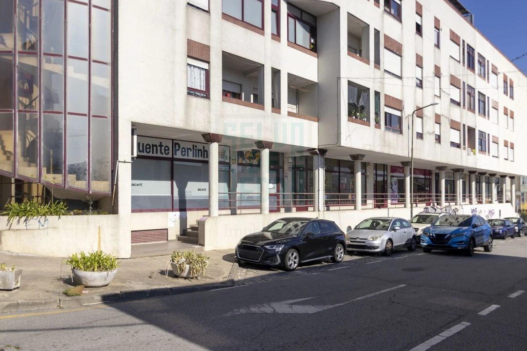 Loja para Venda em Rio Tinto Foto 15