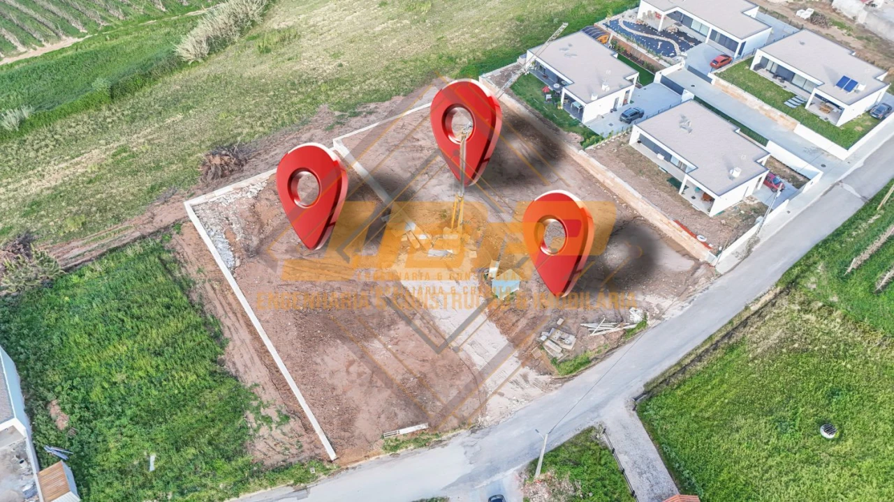 Moradia T3 para Venda em Alfeizerão Foto 23