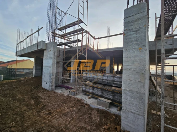 Moradia T3 para Venda em Alfeizerão Foto 23