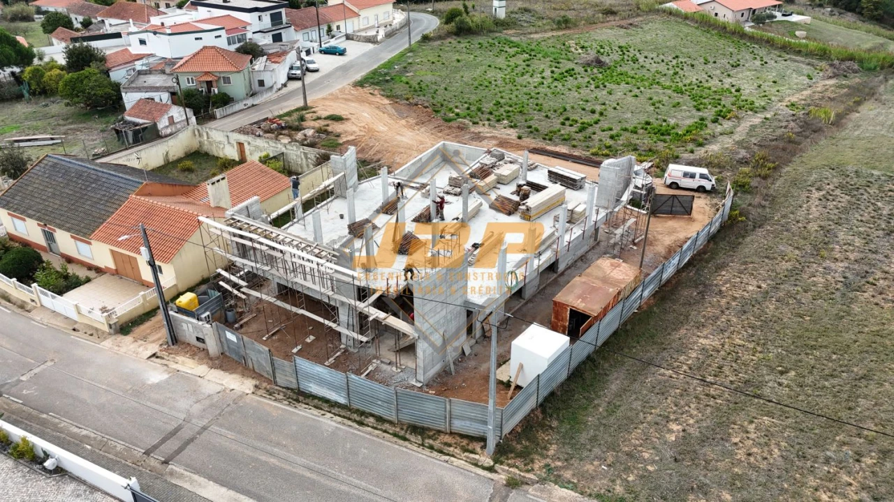 Moradia T3 para Venda em Alfeizerão Foto 8