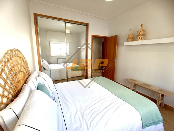 Apartamento T2 para Venda em Nazare Foto 26