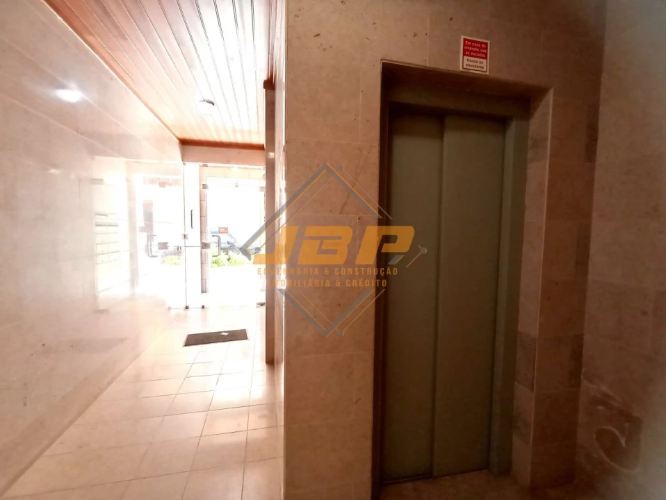 Apartamento T2 para Venda em Nazare Foto 36