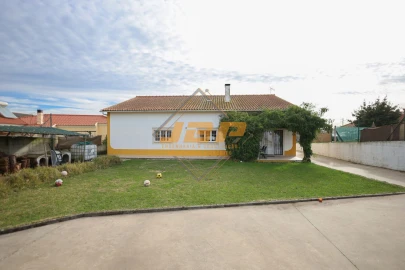 Moradia T2 para Venda em Barrio