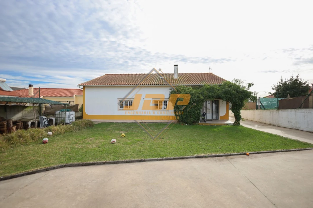 Moradia T2 para Venda em Barrio Foto 2