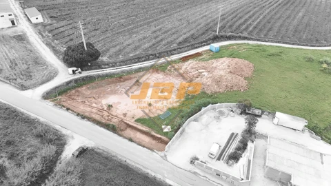 Moradia T3 para Venda em Salir de Matos