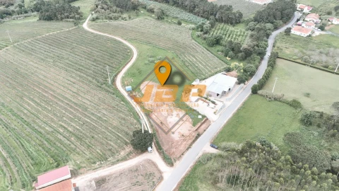 Moradia T3 para Venda em Salir de Matos