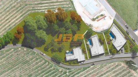 Moradia T3 para Venda em Salir de Matos