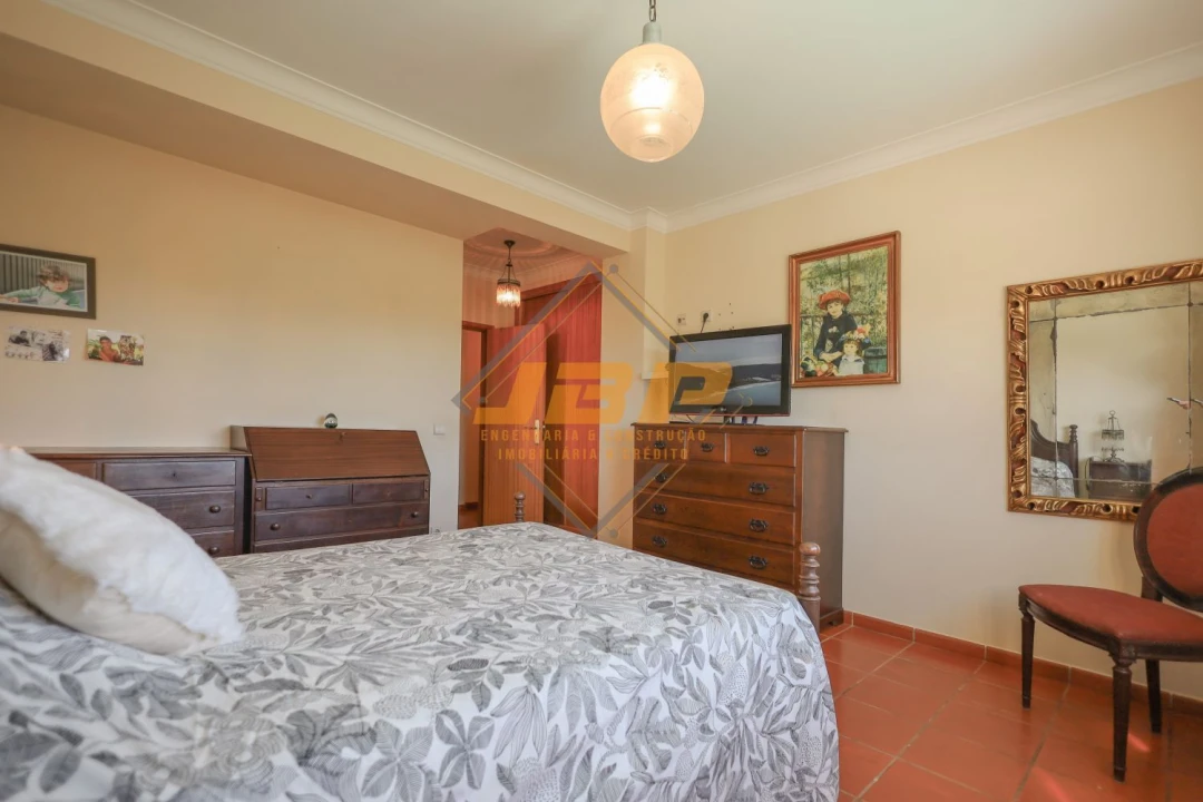 Moradia T5 para Venda em Caldas da Rainha - Santo Onofre e Serra do Bouro Foto 11