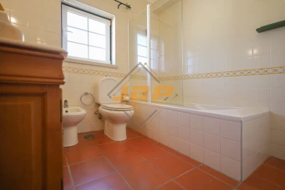 Moradia T5 para Venda em Caldas da Rainha - Santo Onofre e Serra do Bouro