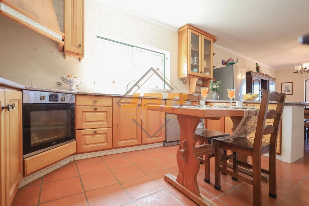 Moradia T5 para Venda em Caldas da Rainha - Santo Onofre e Serra do Bouro Foto 23