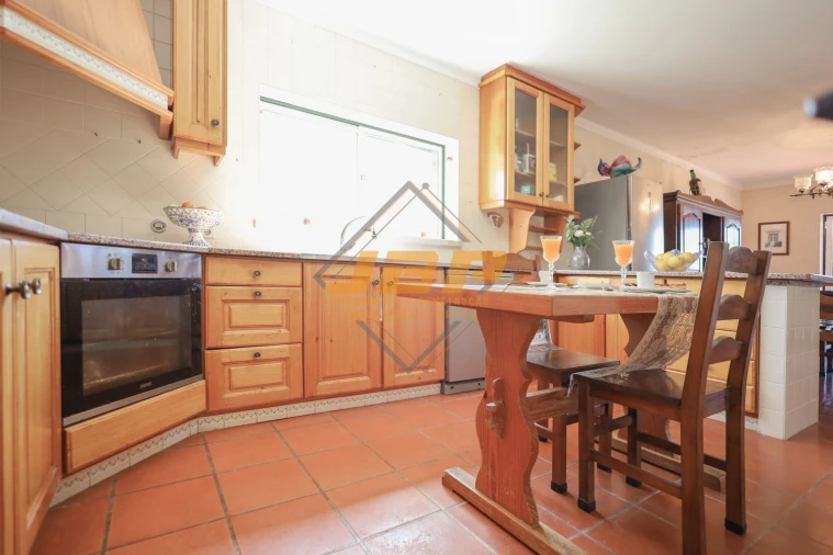 Moradia T5 para Venda em Caldas da Rainha - Santo Onofre e Serra do Bouro Foto 23