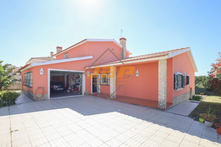 Moradia T5 para Venda em Caldas da Rainha - Santo Onofre e Serra do Bouro Foto 33