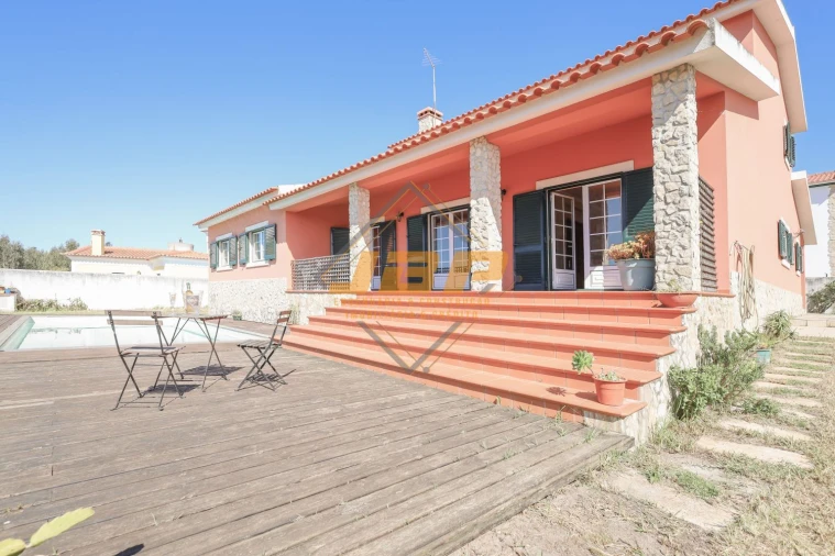 Moradia T5 para Venda em Caldas da Rainha - Santo Onofre e Serra do Bouro Foto 35