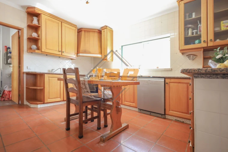 Moradia T5 para Venda em Caldas da Rainha - Santo Onofre e Serra do Bouro Foto 22