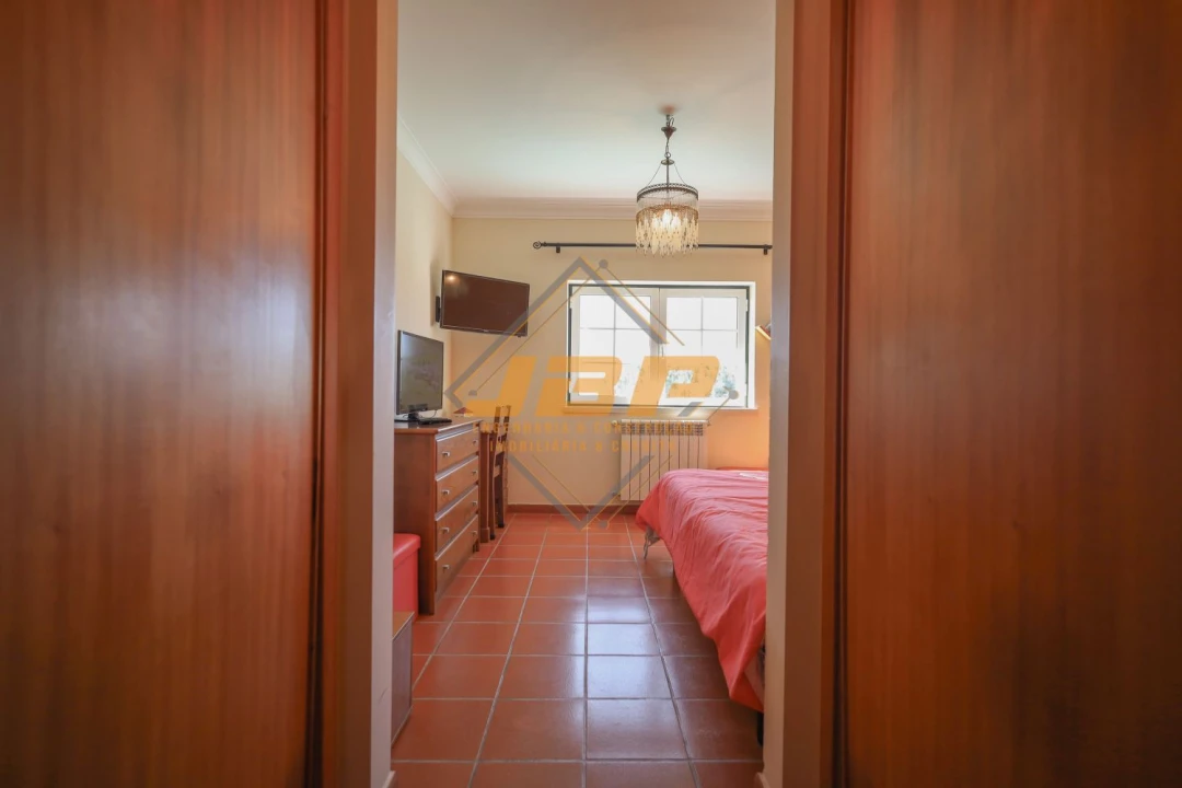 Moradia T5 para Venda em Caldas da Rainha - Santo Onofre e Serra do Bouro Foto 6