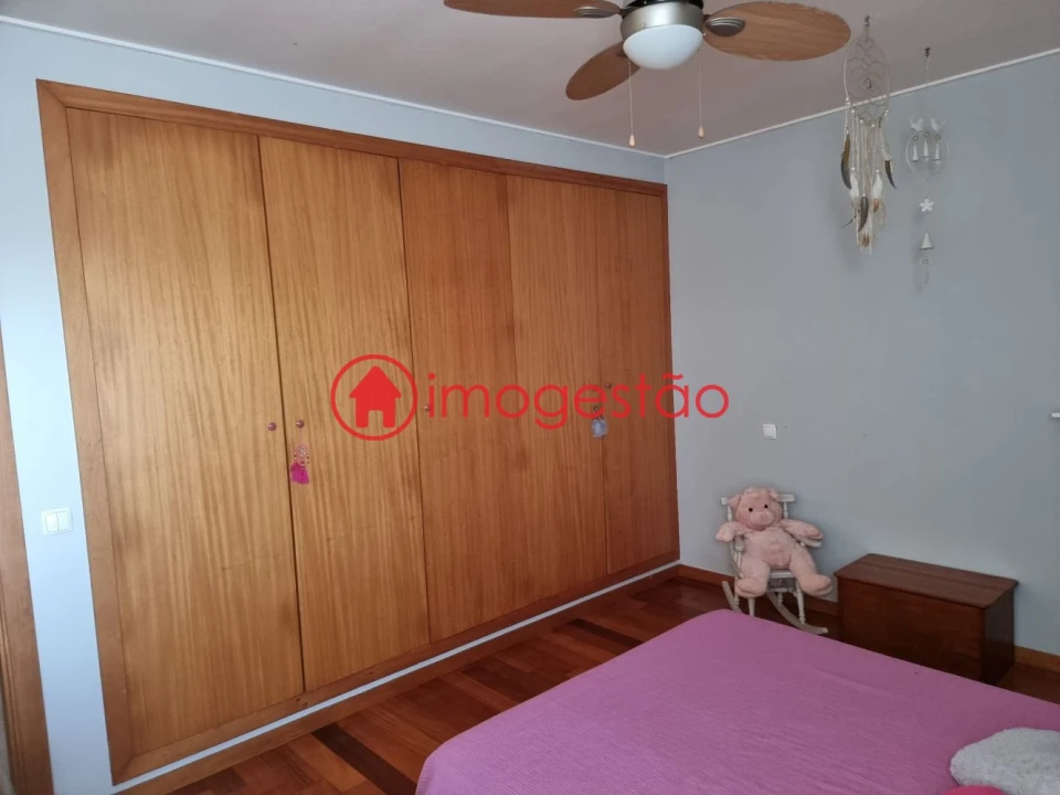 Moradia T5 para Venda em Lanhelas Foto 14