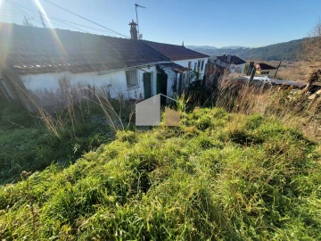 Moradia T3 para Venda em Candemil e Gondar