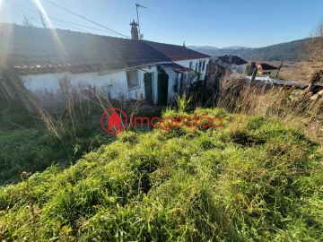 Moradia T3 para Venda em Candemil e Gondar