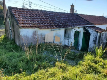 Moradia T3 para Venda em Candemil e Gondar