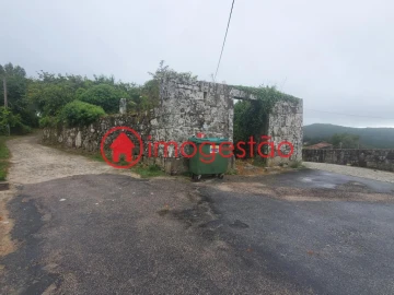 Quinta T0 para Venda em Loivo