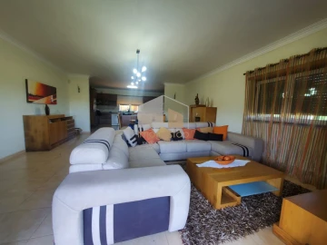 Moradia T3 para Venda em Campos e Vila Meã