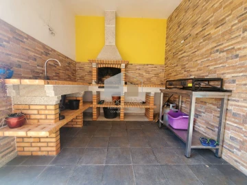 Moradia T3 para Venda em Campos e Vila Meã