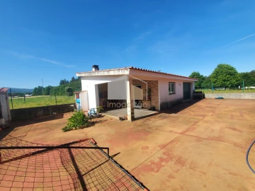 Moradia T3 para Venda em Campos e Vila Meã