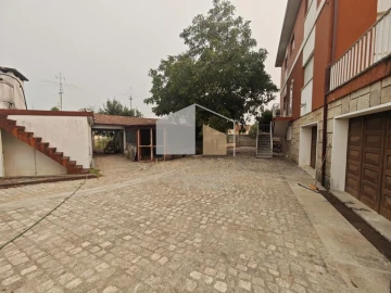 Moradia T4 para Venda em Campos e Vila Meã