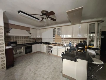 Moradia T4 para Venda em Campos e Vila Meã