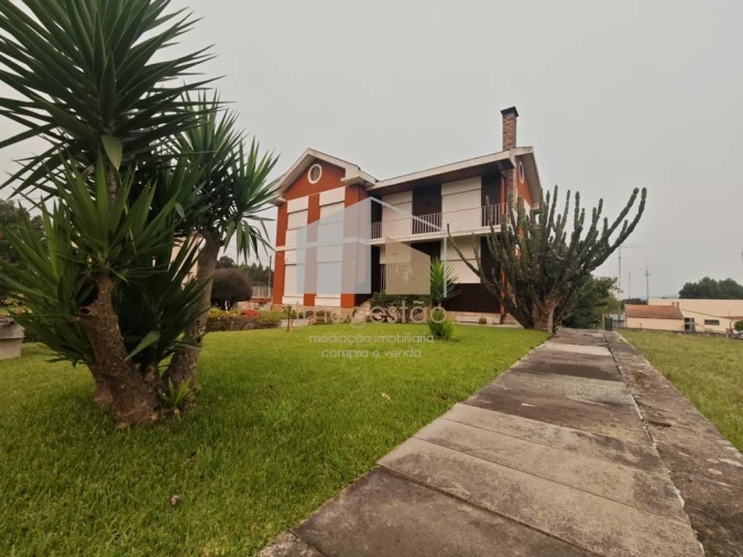 Moradia T4 para Venda em Campos e Vila Meã Foto 6