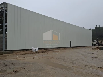 Loja para Venda em Sapardos