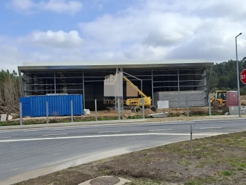 Loja para Venda em Sapardos