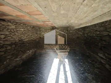 Moradia T2 para Venda em Cornes