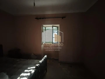 Moradia T2 para Venda em Cornes