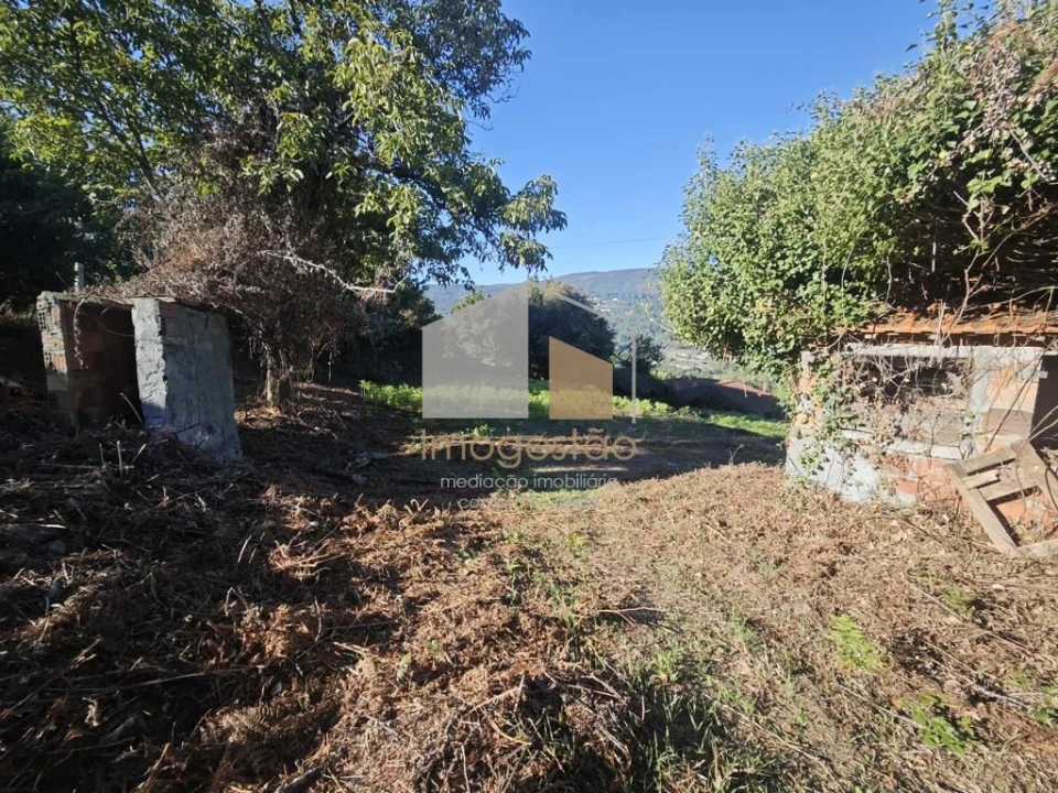 Moradia T2 para Venda em Cornes Foto 8