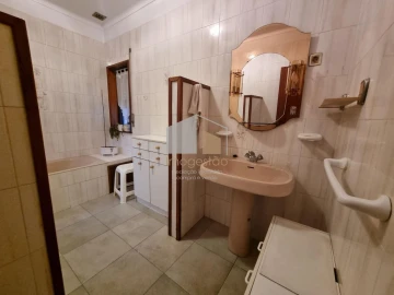 Moradia T3 para Venda em Darque