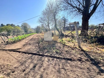 Quinta T2 para Venda em Cornes