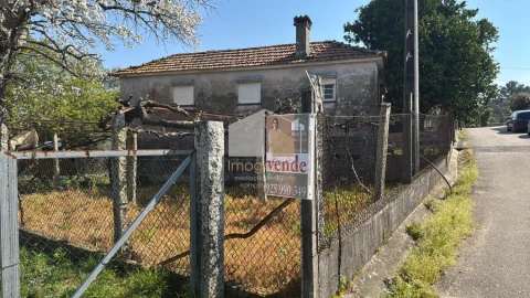 Quinta T2 para Venda em Cornes