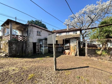 Quinta T2 para Venda em Cornes