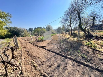 Quinta T2 para Venda em Cornes